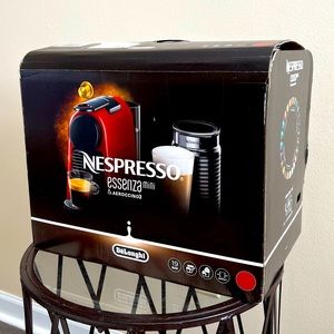 Delonghi Nespresso Essenza Mini & Aeroccino3 Milk Frother